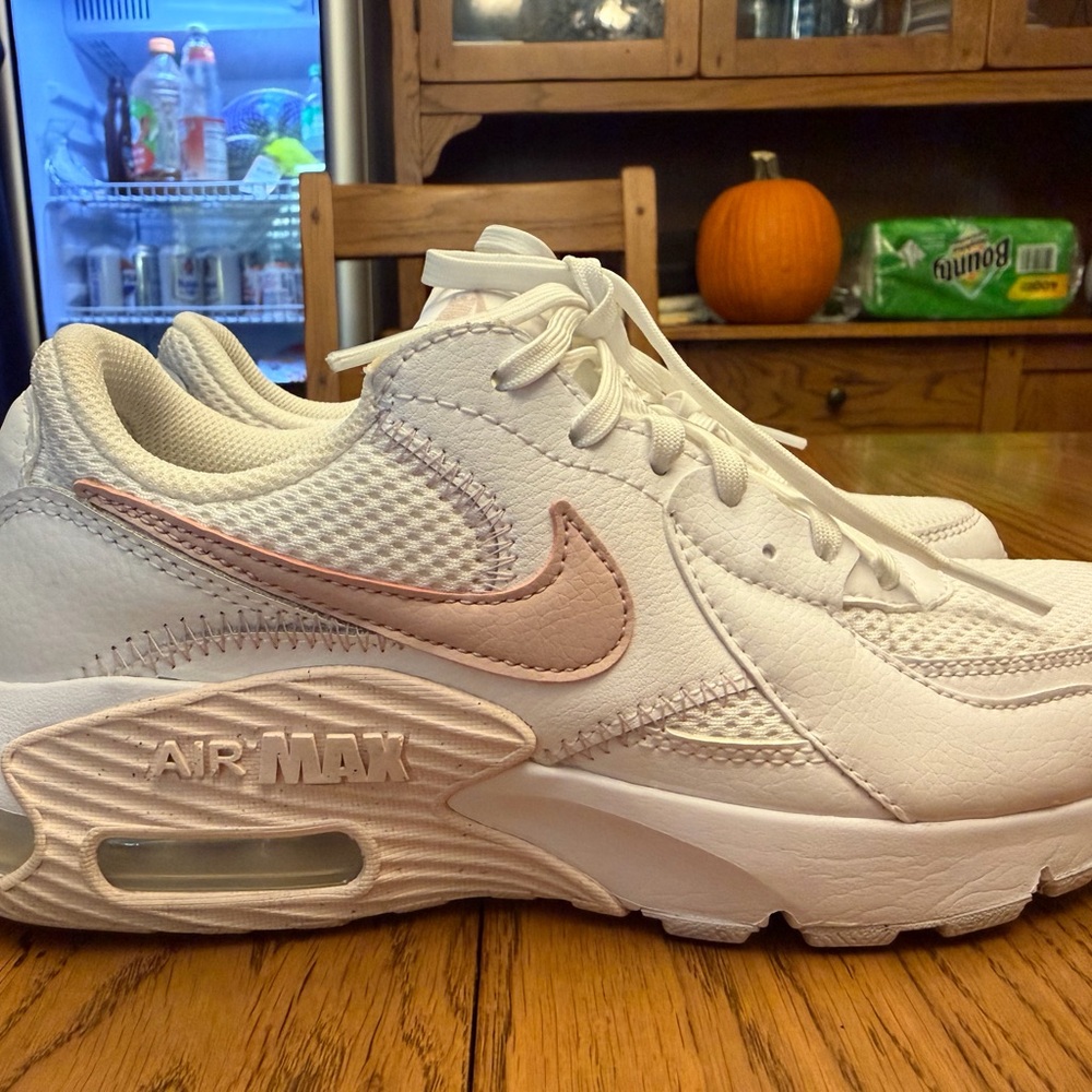 Nike White and Pink Women's Sneakers - Picture 2 of 5